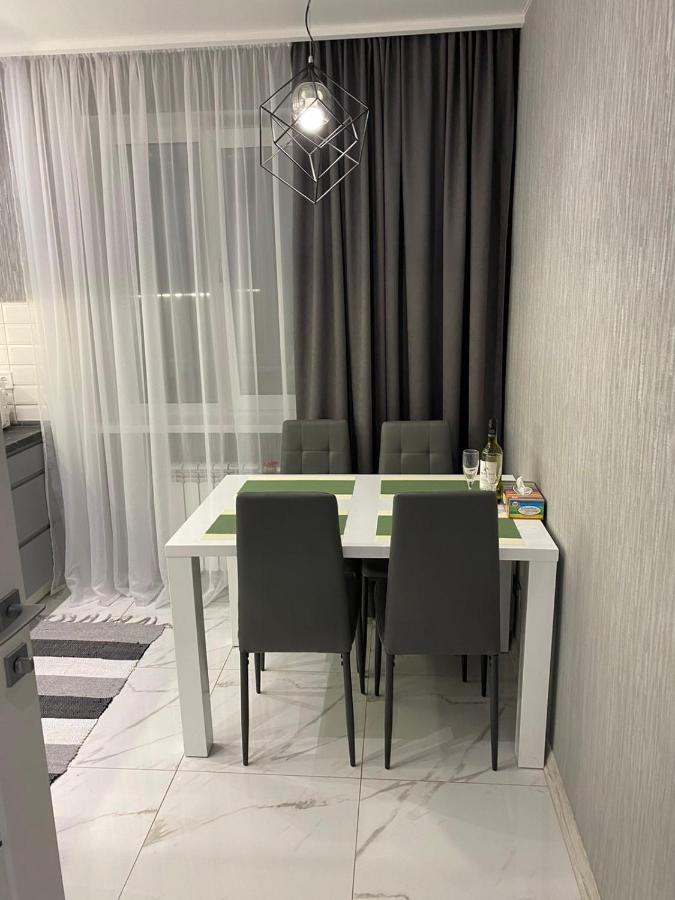 Стильная Квартира На Позняках Газ И Низкий Этаж Kiev Exteriör bild